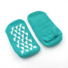 Moisturizing socks for repairing dry and cracked skin