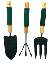 Wood handle cultivator set